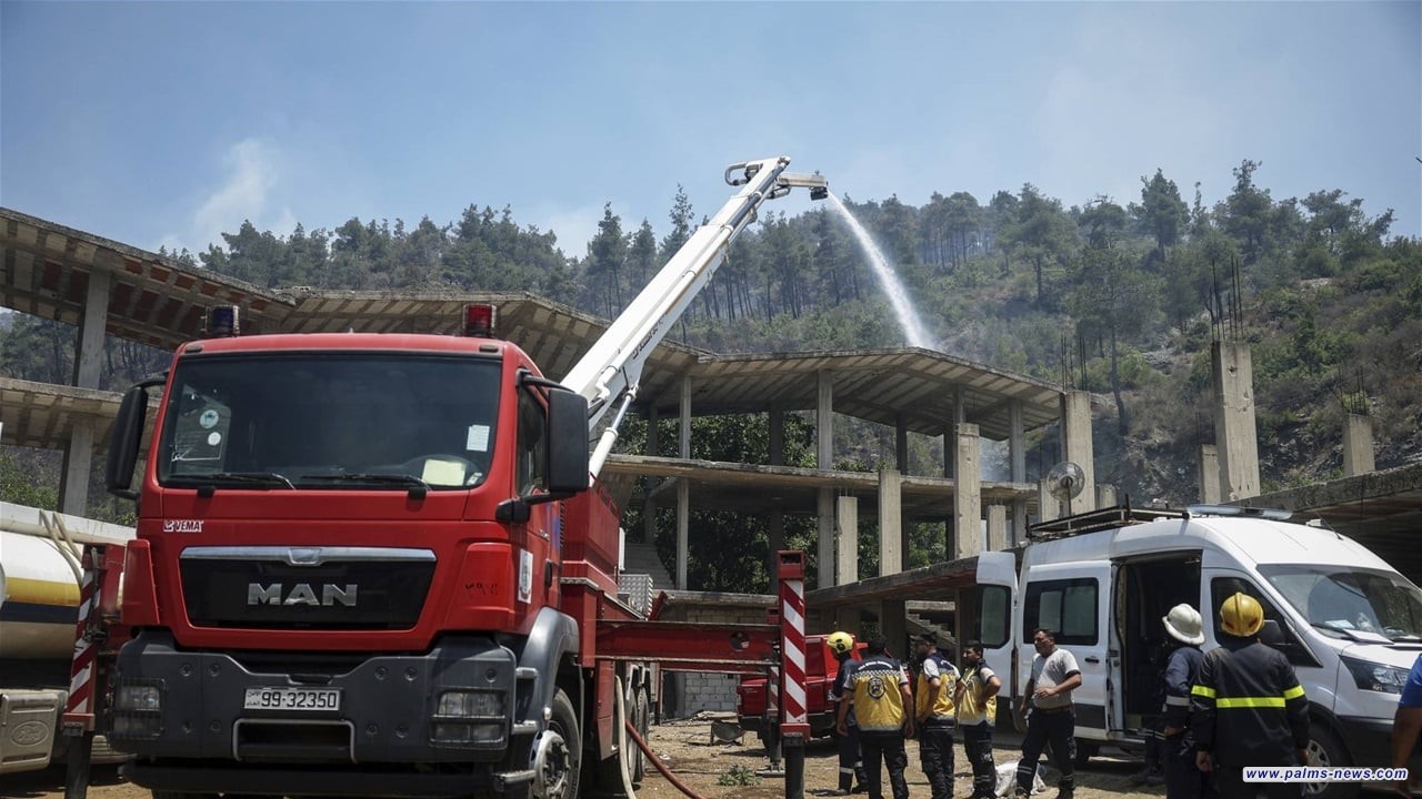 حرائق الساحل السوري تتسبب بغلق معبر حدودي مع تركيا